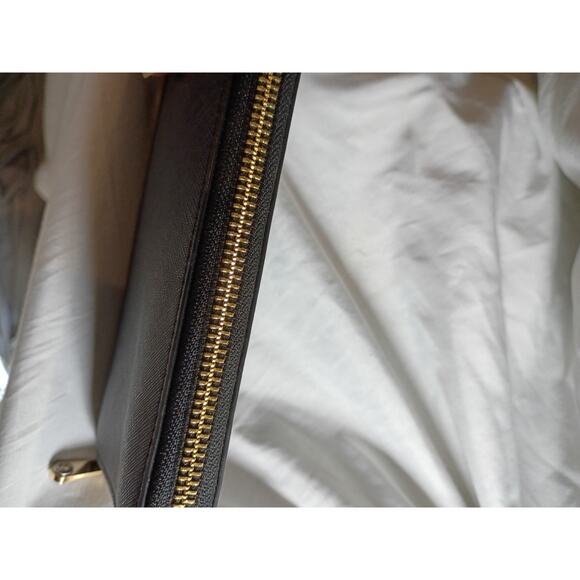 Henri Bendel New York Zip Around Black Leather Wallet Excellent Condition - Picture 6 of 14